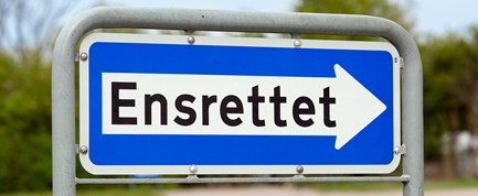 Rugårdsvej lukket for indkørsel fra stationsvejen