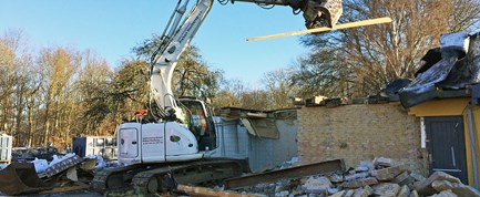 Nu bliver område ved motorvejen gjort klar til P-plads for letbanens brugere